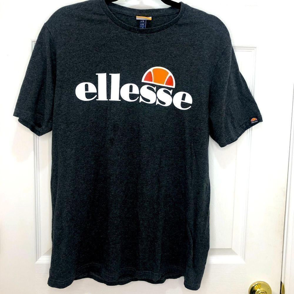 Ellesse grey shirt sleeve tee shirt, size XL